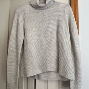 Kuhl Women's Cream Turtleneck Sweater